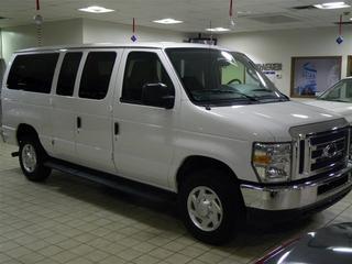 Ford Econoline Wagon 2011 photo 4