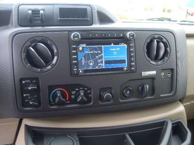 Ford Econoline Wagon 2011 photo 5