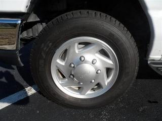 Ford Econoline Wagon 2011 photo 1