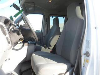 Ford Econoline Wagon 2011 photo 2