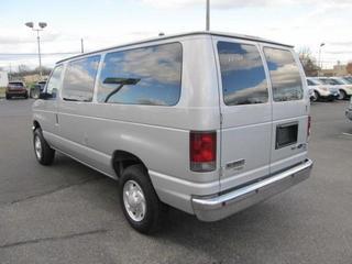 Ford Econoline Wagon 2011 photo 5