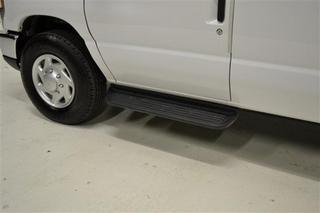 Ford Econoline Wagon 2011 photo 2