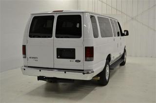 Ford Econoline Wagon 2011 photo 3