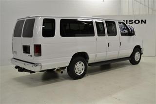 Ford Econoline Wagon 2011 photo 4