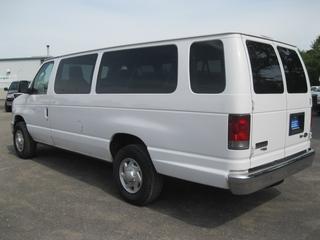 Ford Econoline Wagon 2011 photo 5