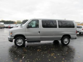 Ford Econoline Wagon 2011 photo 4