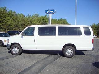 Ford Econoline Wagon 2011 photo 1