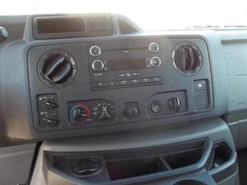 Ford Econoline Wagon 2011 photo 1