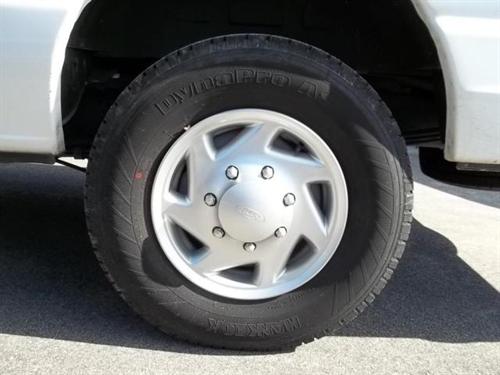 Ford Econoline Wagon 2011 photo 5