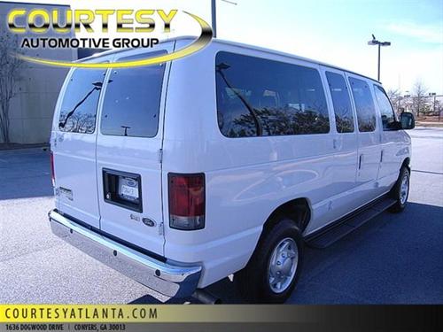 Ford Econoline Wagon 2011 photo 5