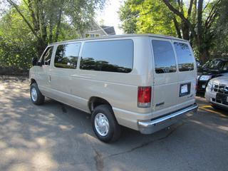 Ford Econoline Wagon 2011 photo 3