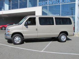 Ford Econoline Wagon 2011 photo 4