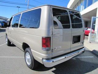 Ford Econoline Wagon 2011 photo 5