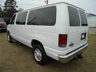 Ford Econoline Wagon 2011 photo 1