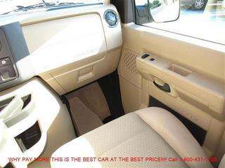 Ford Econoline Wagon 2011 photo 2