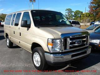 Ford Econoline Wagon 2011 photo 3