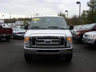 Ford Econoline Wagon 2011 photo 4