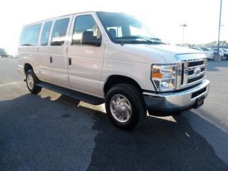 Ford Econoline Wagon 2011 photo 3