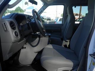 Ford Econoline Wagon 2011 photo 1