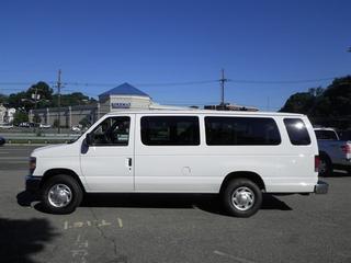 Ford Econoline Wagon 2011 photo 5