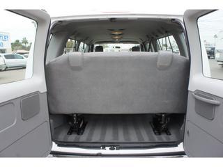 Ford Econoline Wagon 2011 photo 3