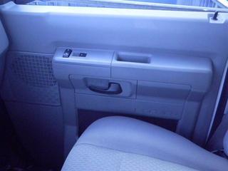 Ford Econoline Wagon 2011 photo 1