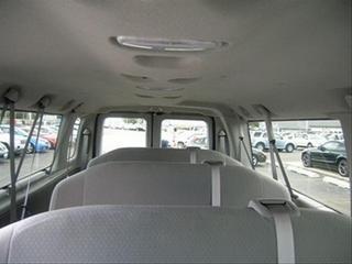 Ford Econoline Wagon 2011 photo 3