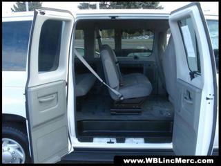 Ford Econoline Wagon 2011 photo 1