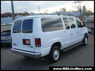 Ford Econoline Wagon 2011 photo 5
