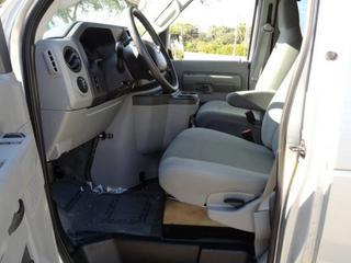 Ford Econoline Wagon 2011 photo 5