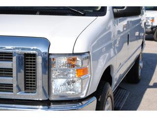 Ford Econoline Wagon 2011 photo 3