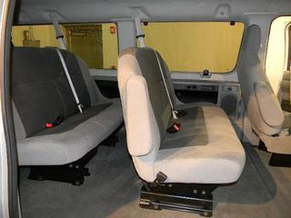 Ford Econoline Wagon 2011 photo 3