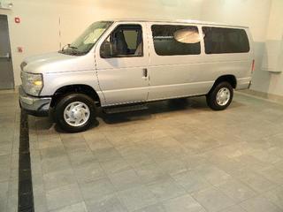 Ford Econoline Wagon 2011 photo 4
