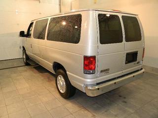 Ford Econoline Wagon 2011 photo 5