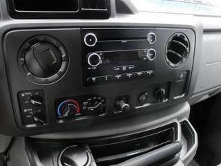 Ford Econoline Wagon 2011 photo 1