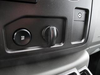 Ford Econoline Wagon 2011 photo 2