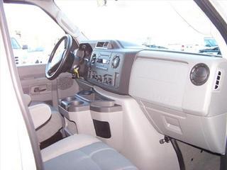 Ford Econoline Wagon 2011 photo 1