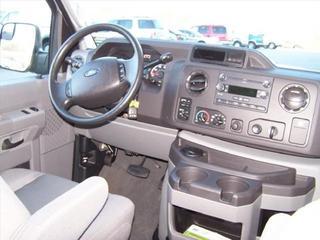 Ford Econoline Wagon 2011 photo 3