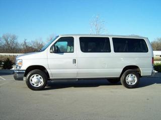 Ford Econoline Wagon 2011 photo 4