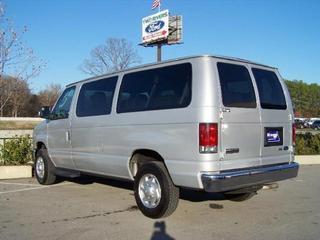 Ford Econoline Wagon 2011 photo 5