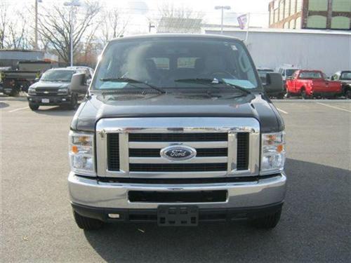 Ford Econoline Wagon 2011 photo 1