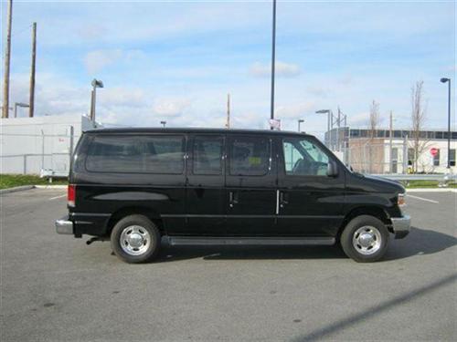 Ford Econoline Wagon 2011 photo 3