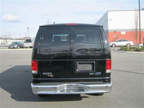 Ford Econoline Wagon 2011 photo 4