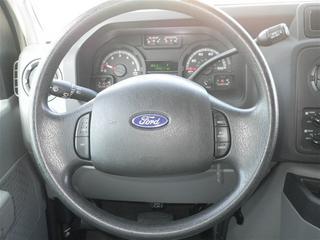 Ford Econoline Wagon 2011 photo 1