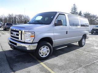 Ford Econoline Wagon 2011 photo 5