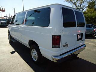 Ford Econoline Wagon 2011 photo 1