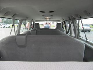 Ford Econoline Wagon 2011 photo 3