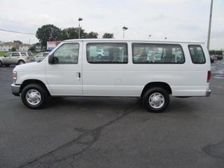 Ford Econoline Wagon 2011 photo 4