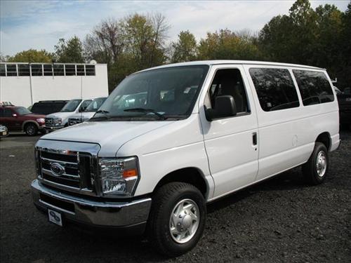 Ford Econoline Wagon 2011 photo 4
