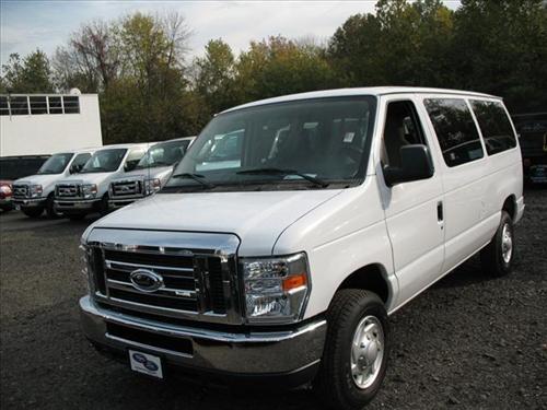 Ford Econoline Wagon 2011 photo 5